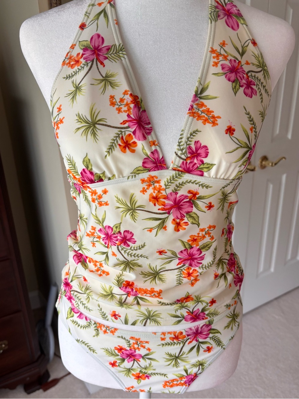 Seabodies Floral HalterTankini Swimsuit - Cream with Pink & Orange Flowers-Sz M